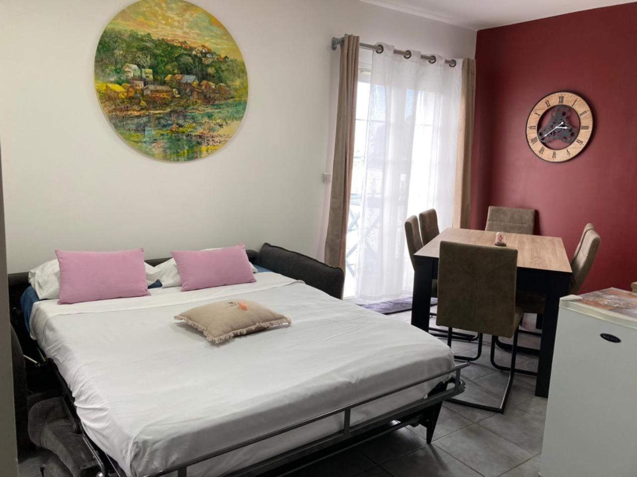 Lindsey Hotel Сен-П'єр Екстер'єр фото
