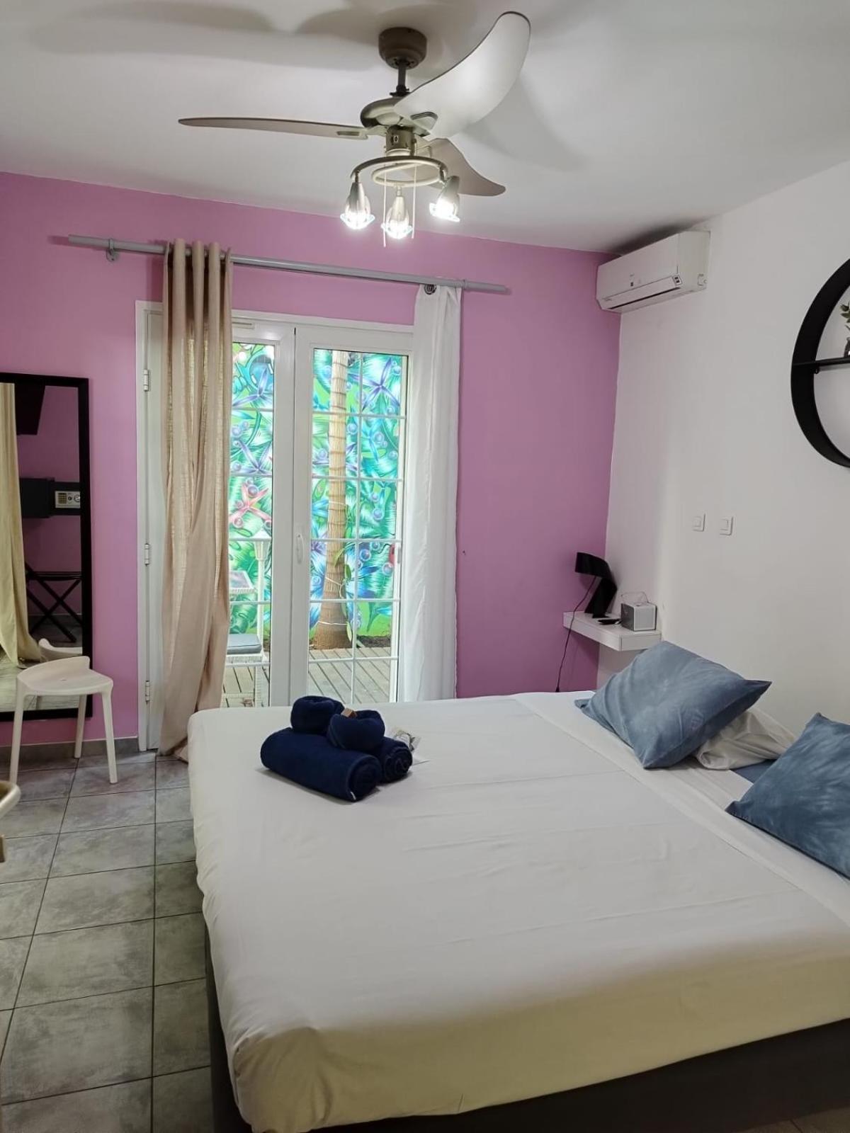 Lindsey Hotel Сен-П'єр Екстер'єр фото