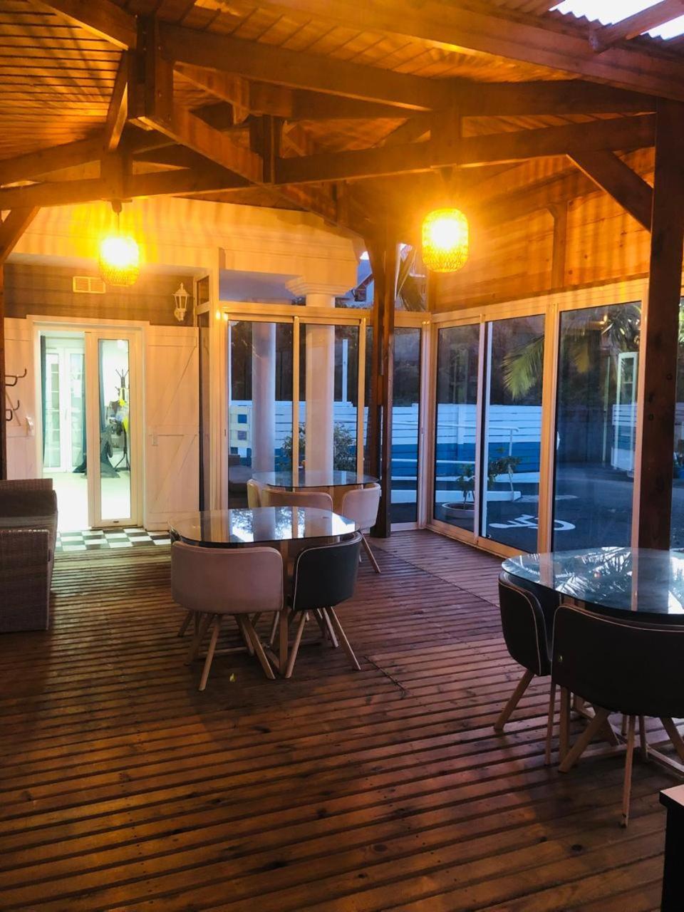 Lindsey Hotel Сен-П'єр Екстер'єр фото